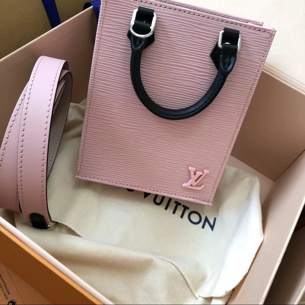 LV - brand new Petite Sac Plat